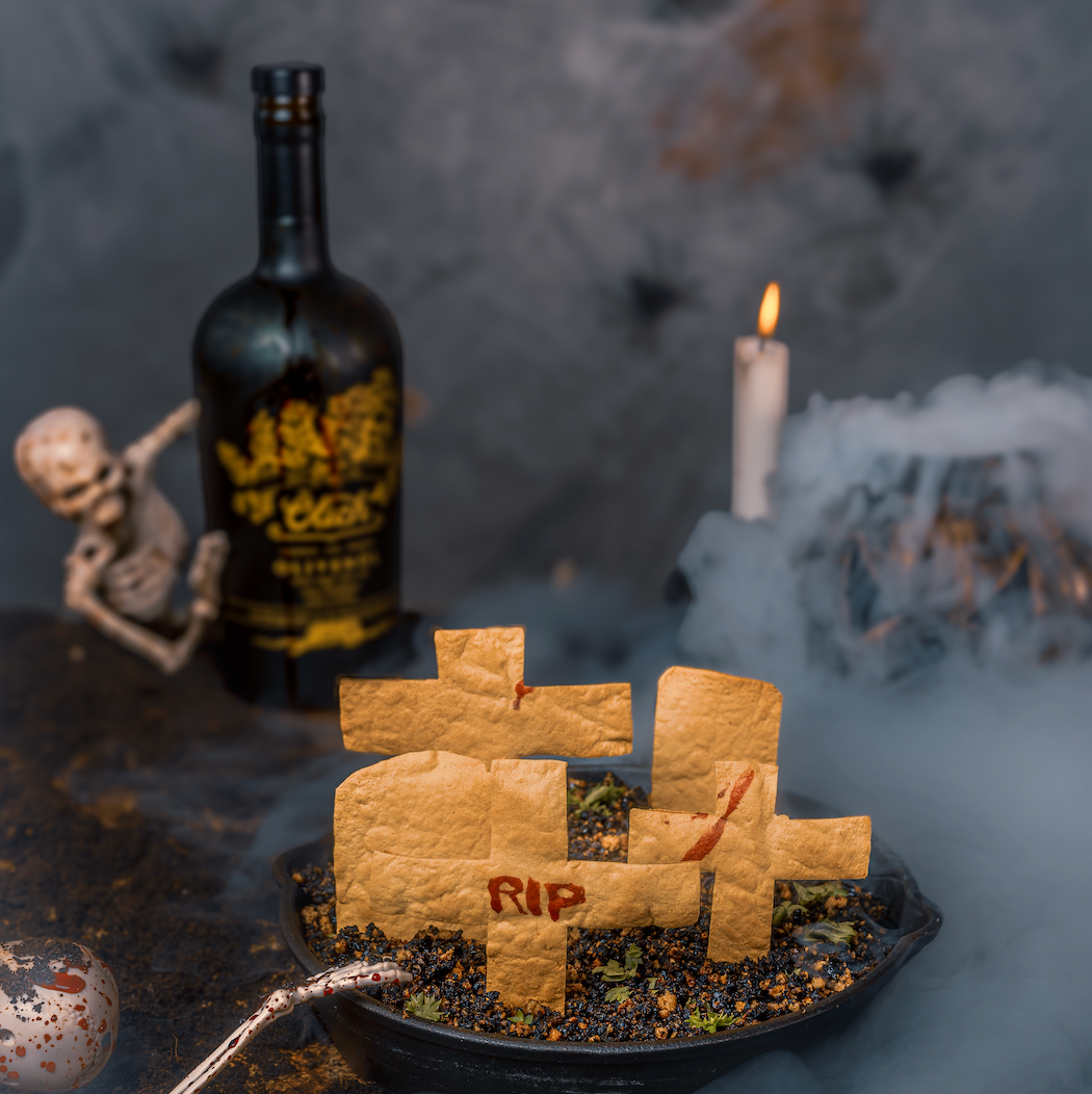 Veganer Halloween-Hummus & Tortilla-Friedhof