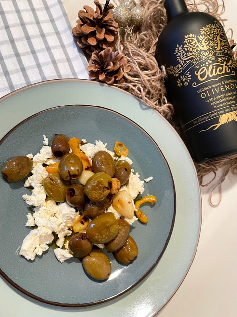Marinierte Oliven und Feta-Käse 🫒 - Ölich