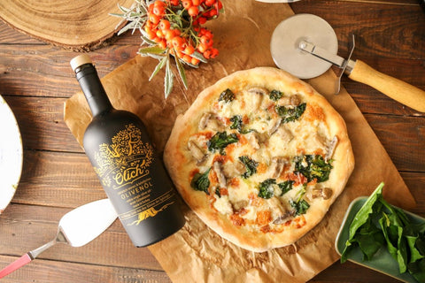 Traumhafte Pizza - Spinatpizza mit Pilzen! 🥬🍄🍕 - Ölich